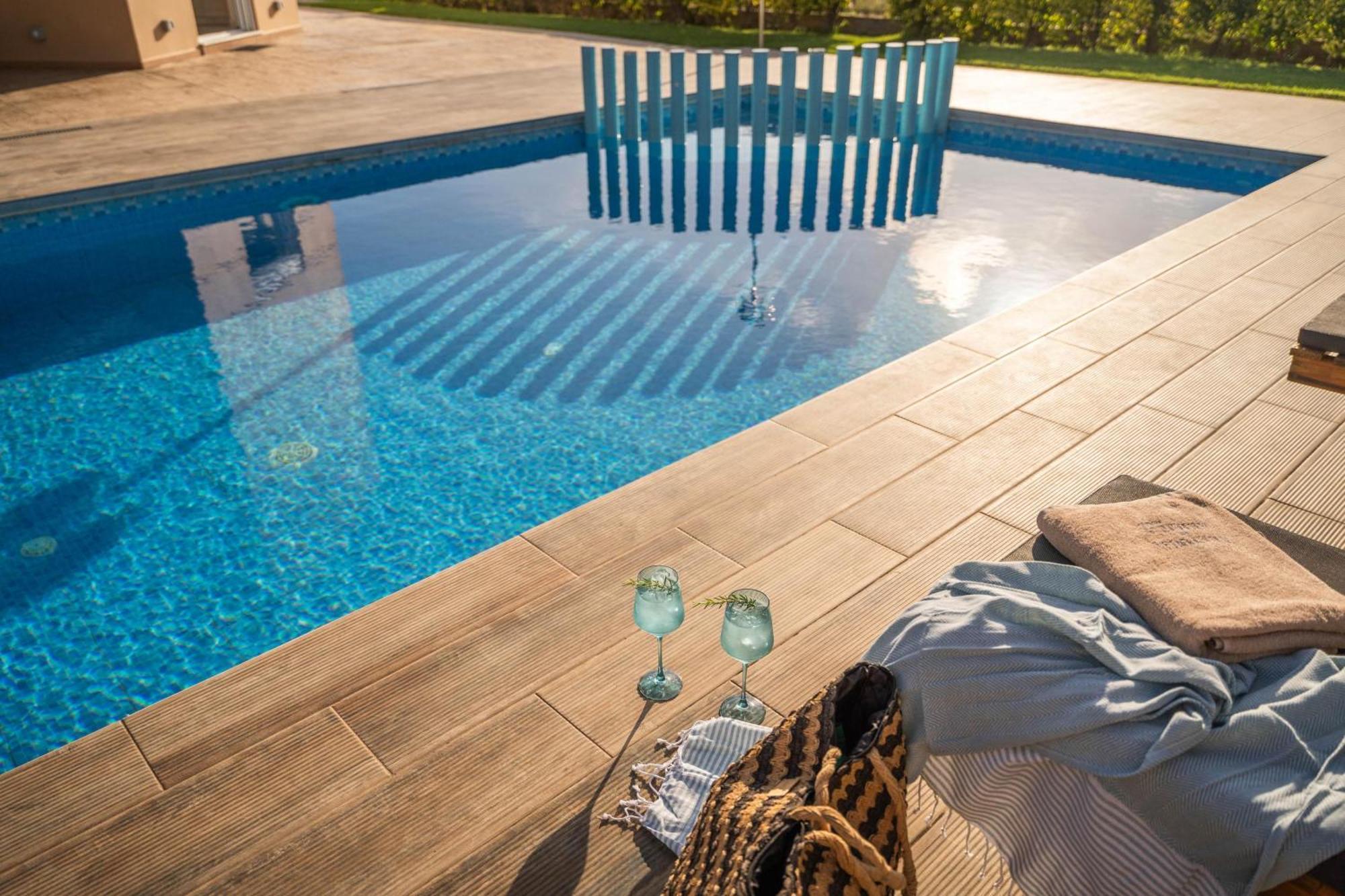 Villa Ariella With Sea View Agia Marina Exterior foto